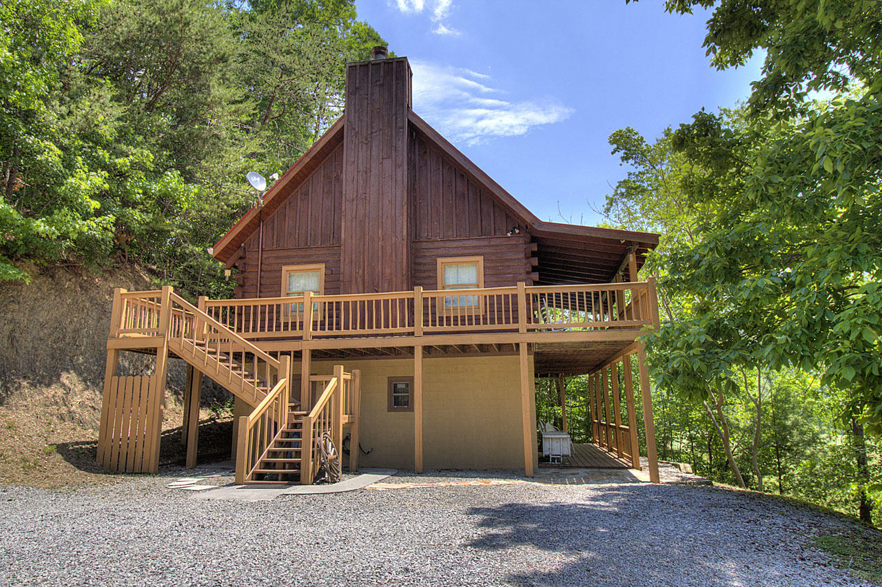 Photo 1 of 31 — 2778 Waldens Creek Rd, Sevierville, TN 37862