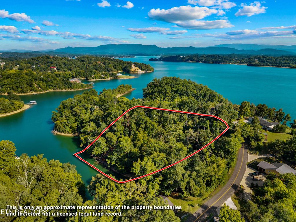 Photo of 1928 Bouldercrest Drive, Dandridge, TN 37725 (MLS # 1312933)