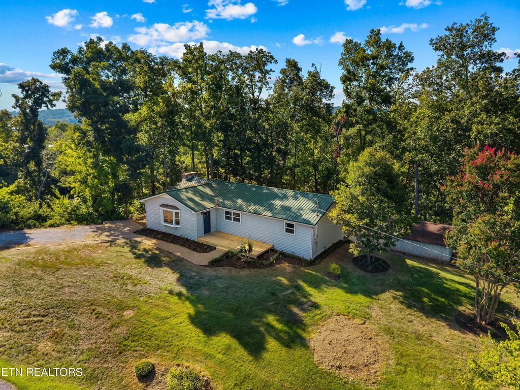 Photo of 1928 Bouldercrest Drive, Dandridge, TN 37725 (MLS # 1312933)