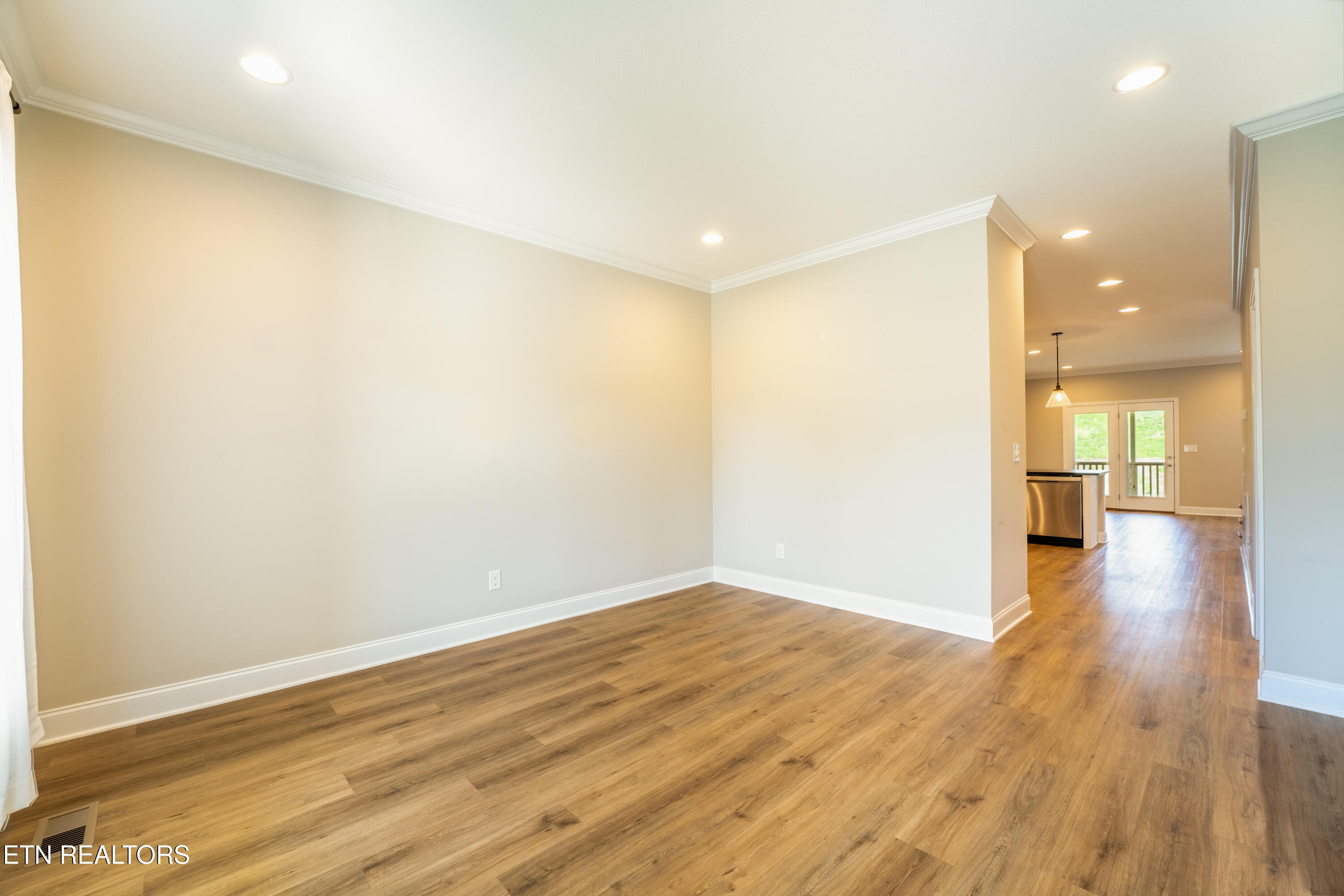 119 E Fortenberry St