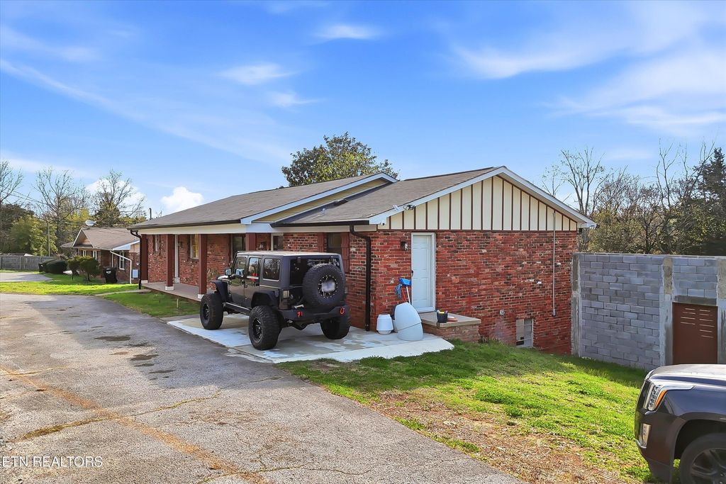 Photo of 8732 Gleason Drive, Knoxville, TN 37923 (MLS # 1333228)