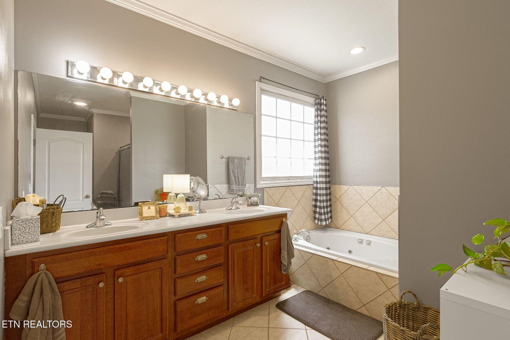Photo of 5129 Eagle Crossing Drive, Maryville, TN 37801 (MLS # 1344986)