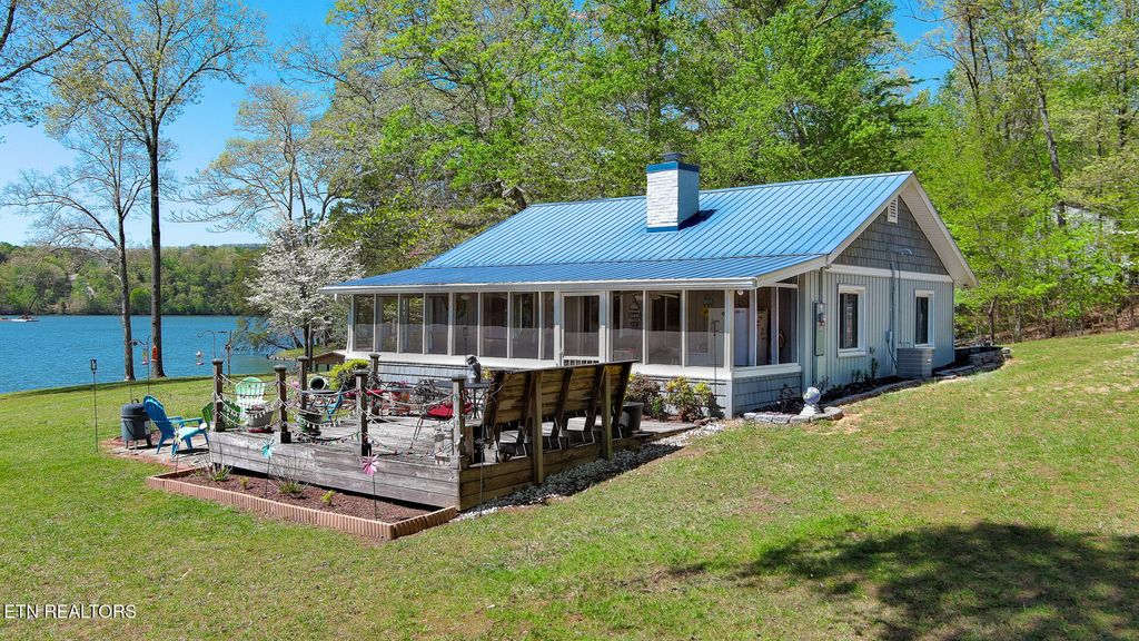 Photo of 175 Kingfisher Rd, Rockwood, TN 37854 (MLS # 1297761)