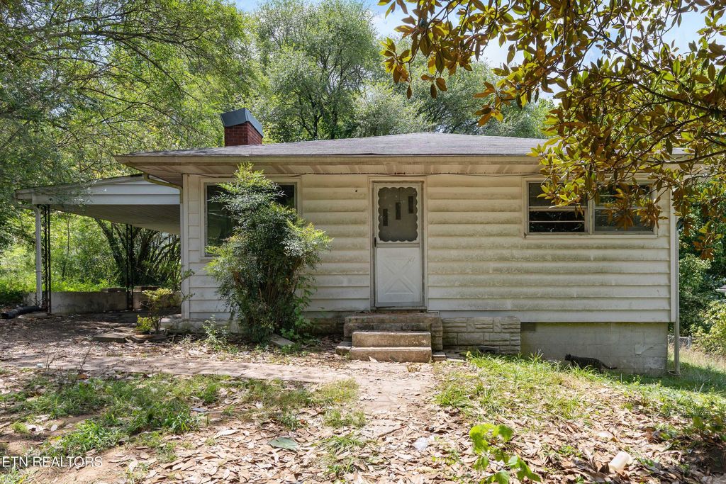 Photo of 110 Pine Lane, Oliver Springs, TN 37840 (MLS # 1311998)