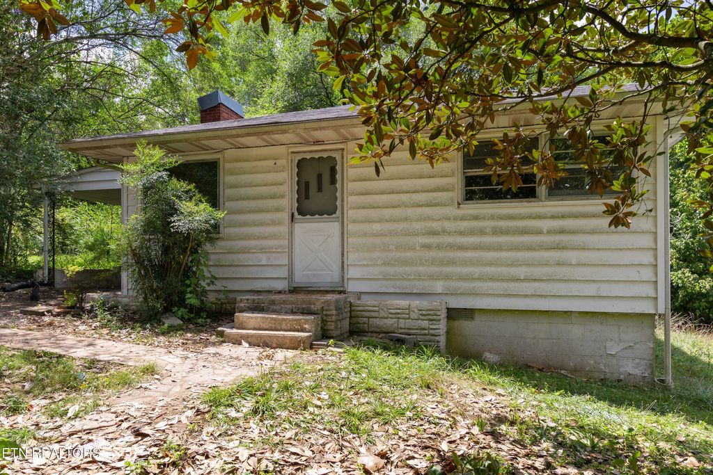 Photo of 110 Pine Lane, Oliver Springs, TN 37840 (MLS # 1311998)