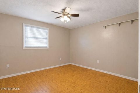 Tiny photo for 308 Sanford Ave, Clinton, TN 37716 (MLS # 1326292)