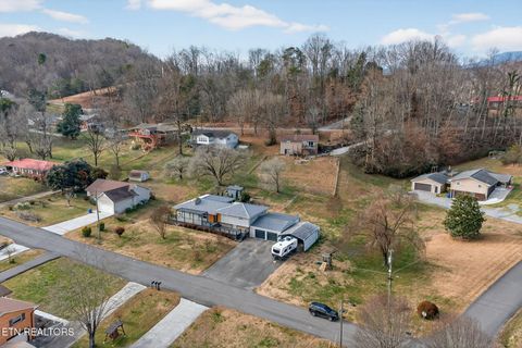 Tiny photo for 308 Sanford Ave, Clinton, TN 37716 (MLS # 1326292)