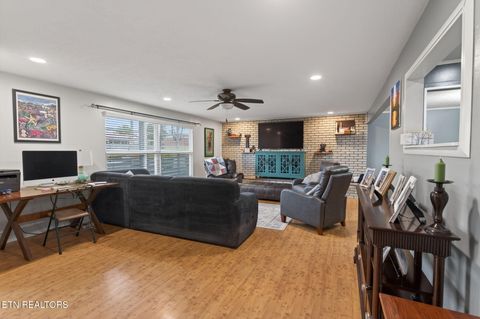 Tiny photo for 308 Sanford Ave, Clinton, TN 37716 (MLS # 1326292)