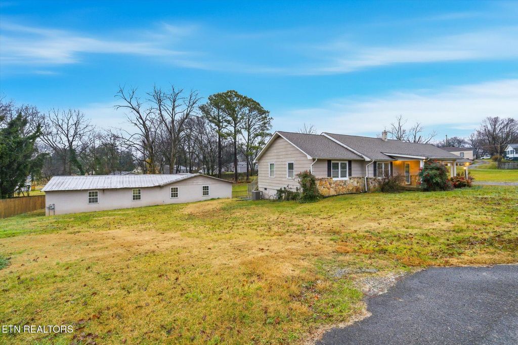 Photo of 553 Mill St, Madisonville, TN 37354 (MLS # 1326084)