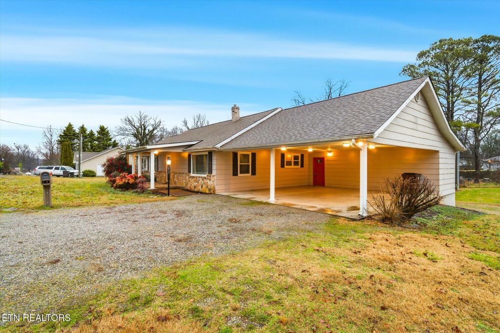Photo of 553 Mill St, Madisonville, TN 37354 (MLS # 1326084)