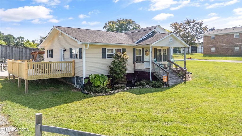 Photo of 617 County Farm Rd, Friendsville, TN 37737 (MLS # 1315296)
