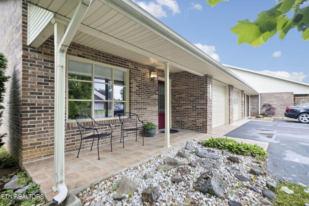 Photo of 1134 Fielding Drive, Maryville, TN 37804 (MLS # 1340413)