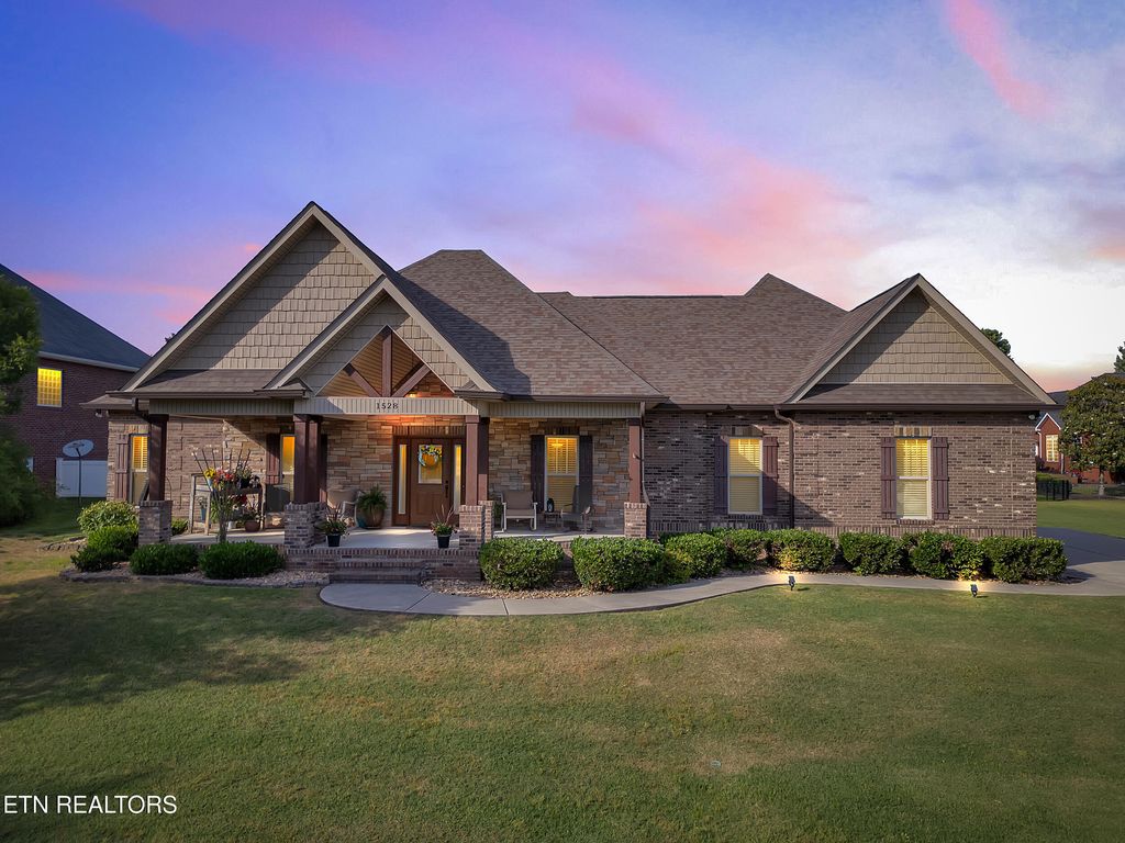 Photo of 1528 Aberdeen Drive, Alcoa, TN 37701 (MLS # 1302407)