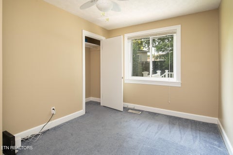 Tiny photo for 202 Birch St, Harriman, TN 37748 (MLS # 1350079)