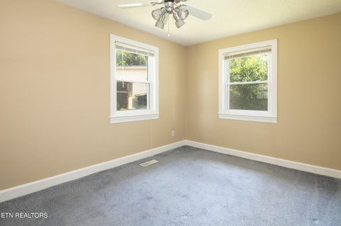 Tiny photo for 202 Birch St, Harriman, TN 37748 (MLS # 1350079)