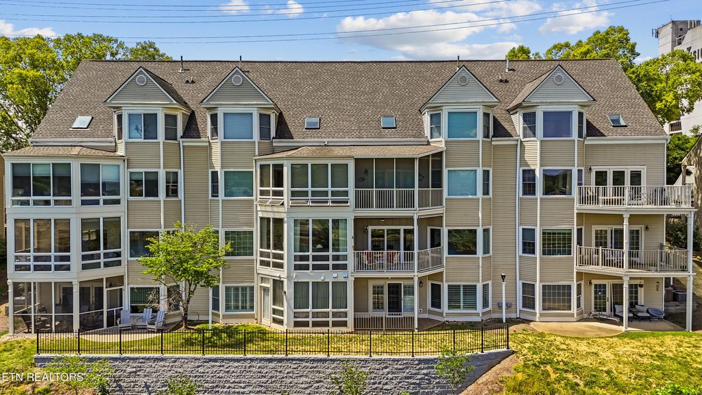 Photo of 540 Riverfront Way, Knoxville, TN 37915 (MLS # 1340760)