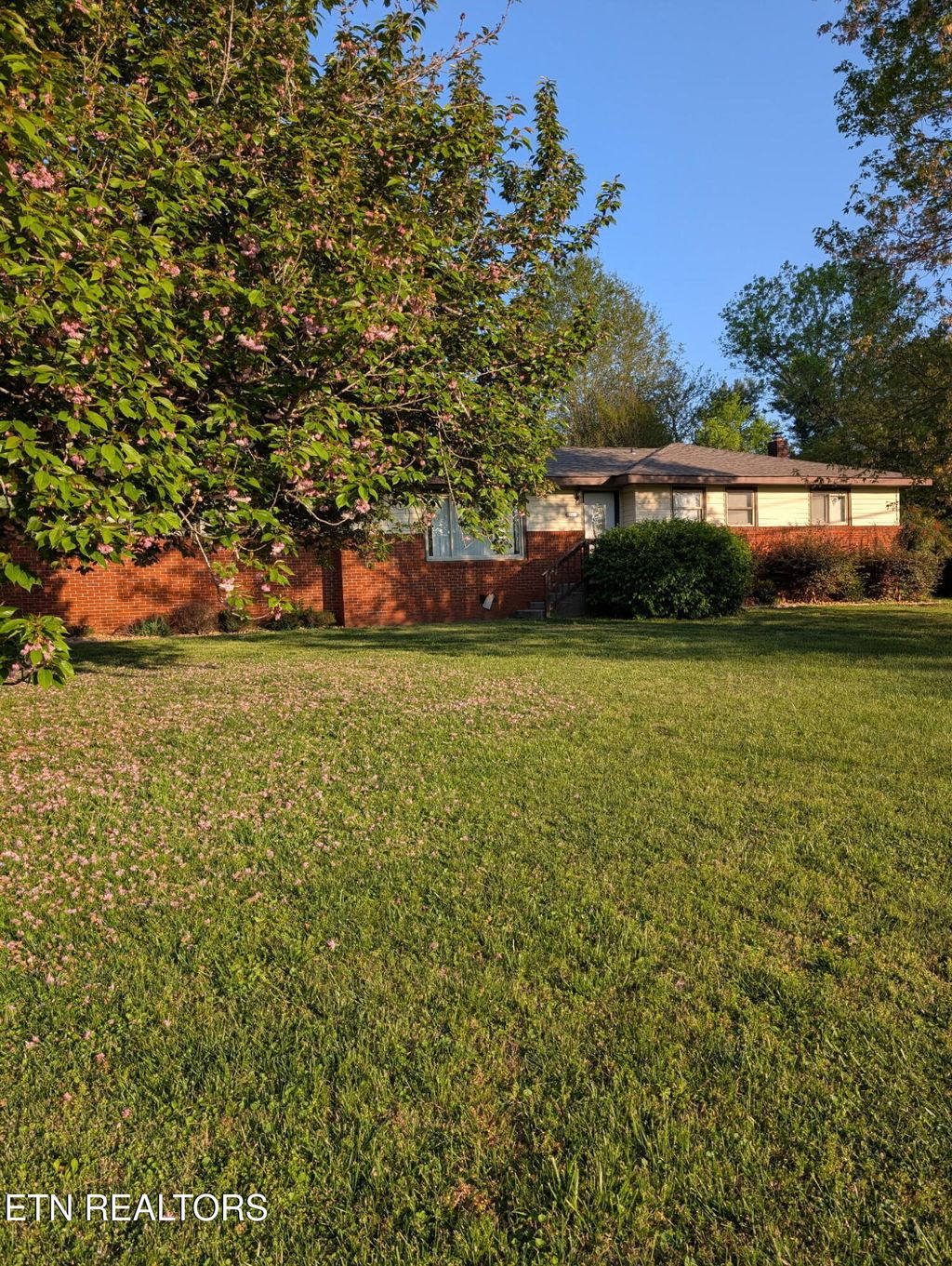 Photo of 1239 Dossett St, Athens, TN 37303 (MLS # 1337031)