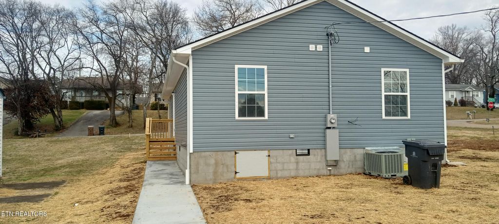 Photo of 2740 Carson Ave, Knoxville, TN 37917 (MLS # 1328683)