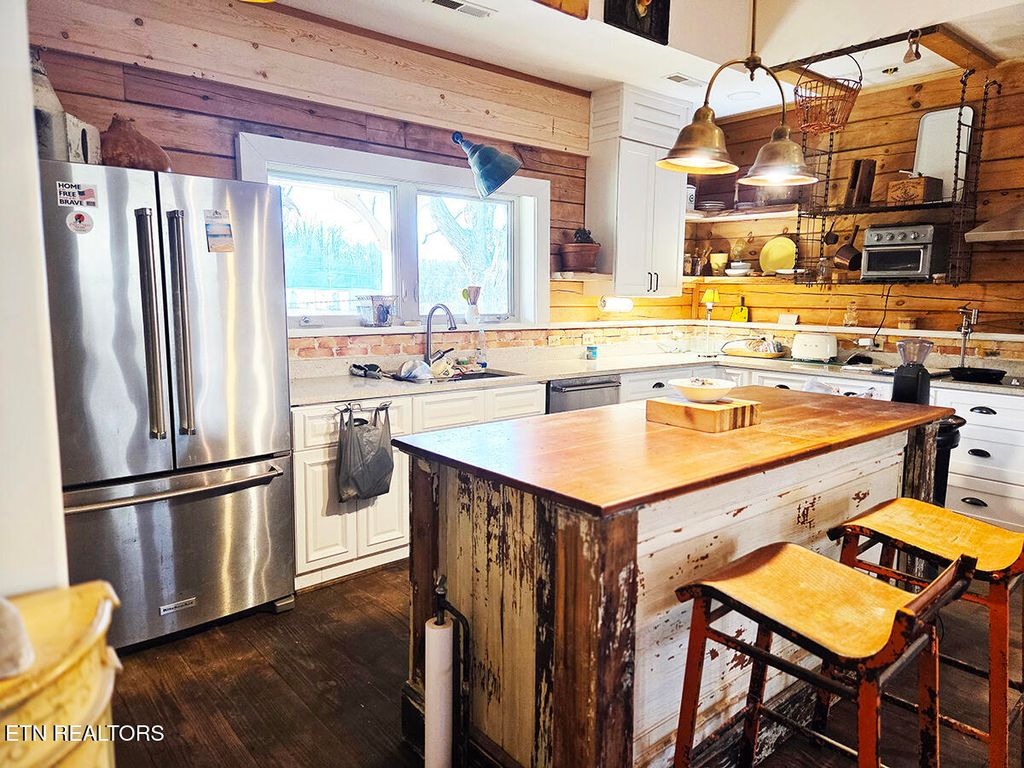 Photo of 223 Frontier Rd, Sweetwater, TN 37874 (MLS # 1324644)