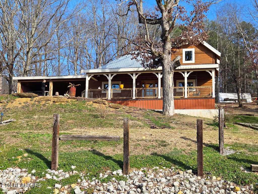 Photo of 223 Frontier Rd, Sweetwater, TN 37874 (MLS # 1324644)