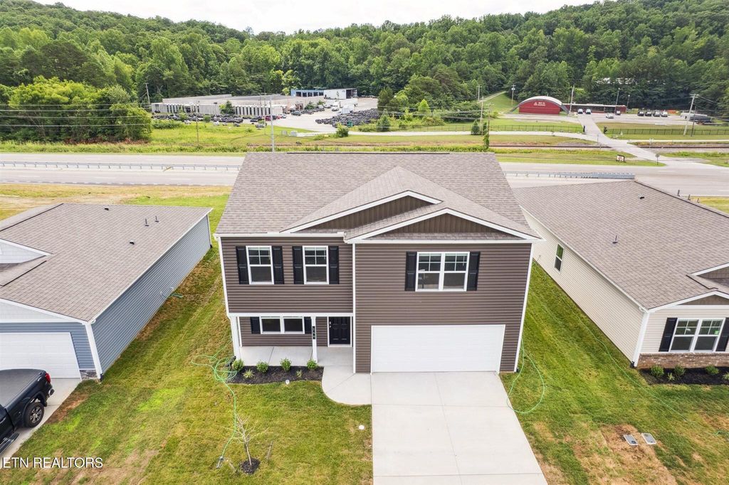 Photo of 144 N Blissful Meadows Drive, Harriman, TN 37748 (MLS # 1299458)