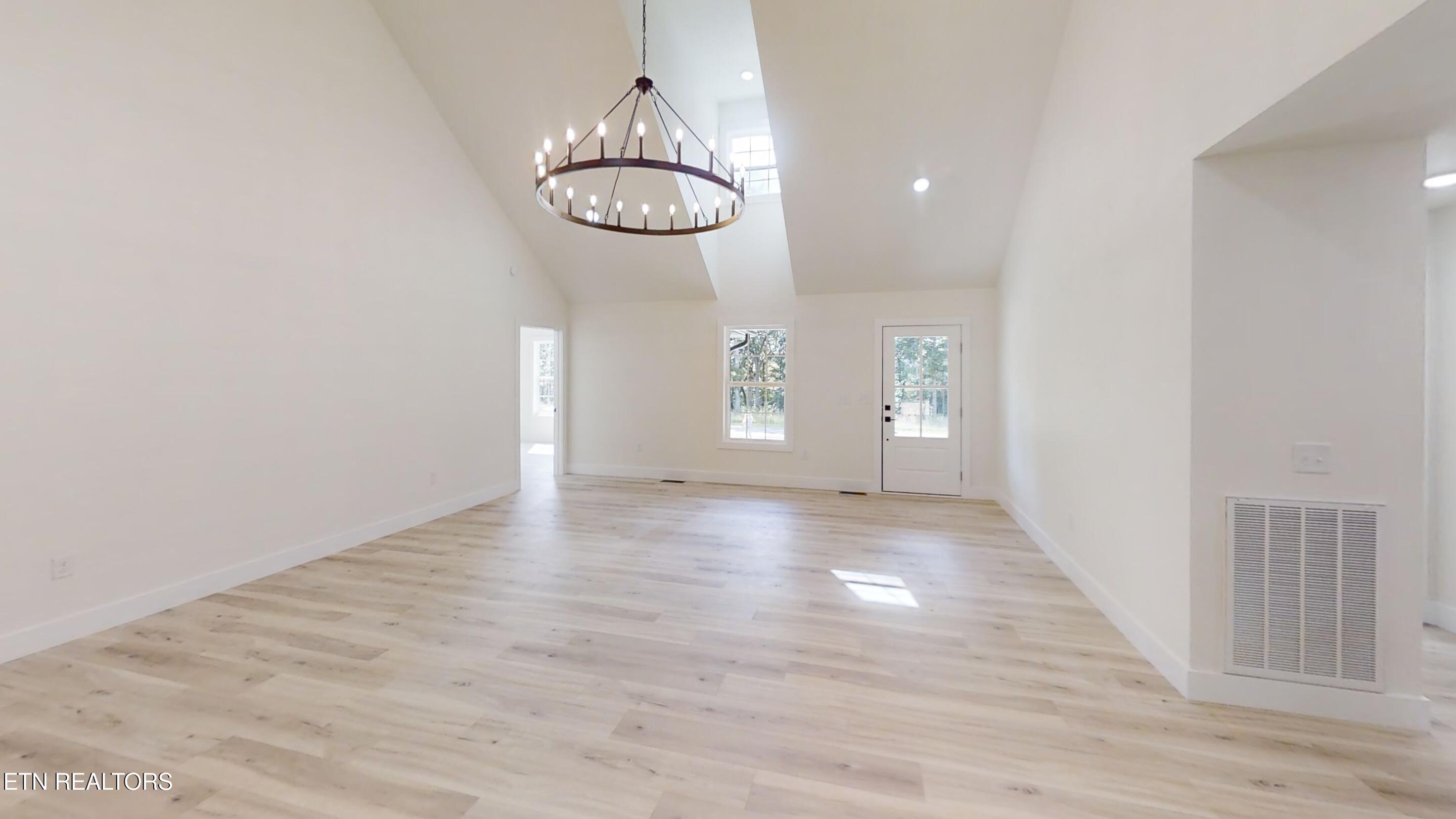 127 Bluff View Lp