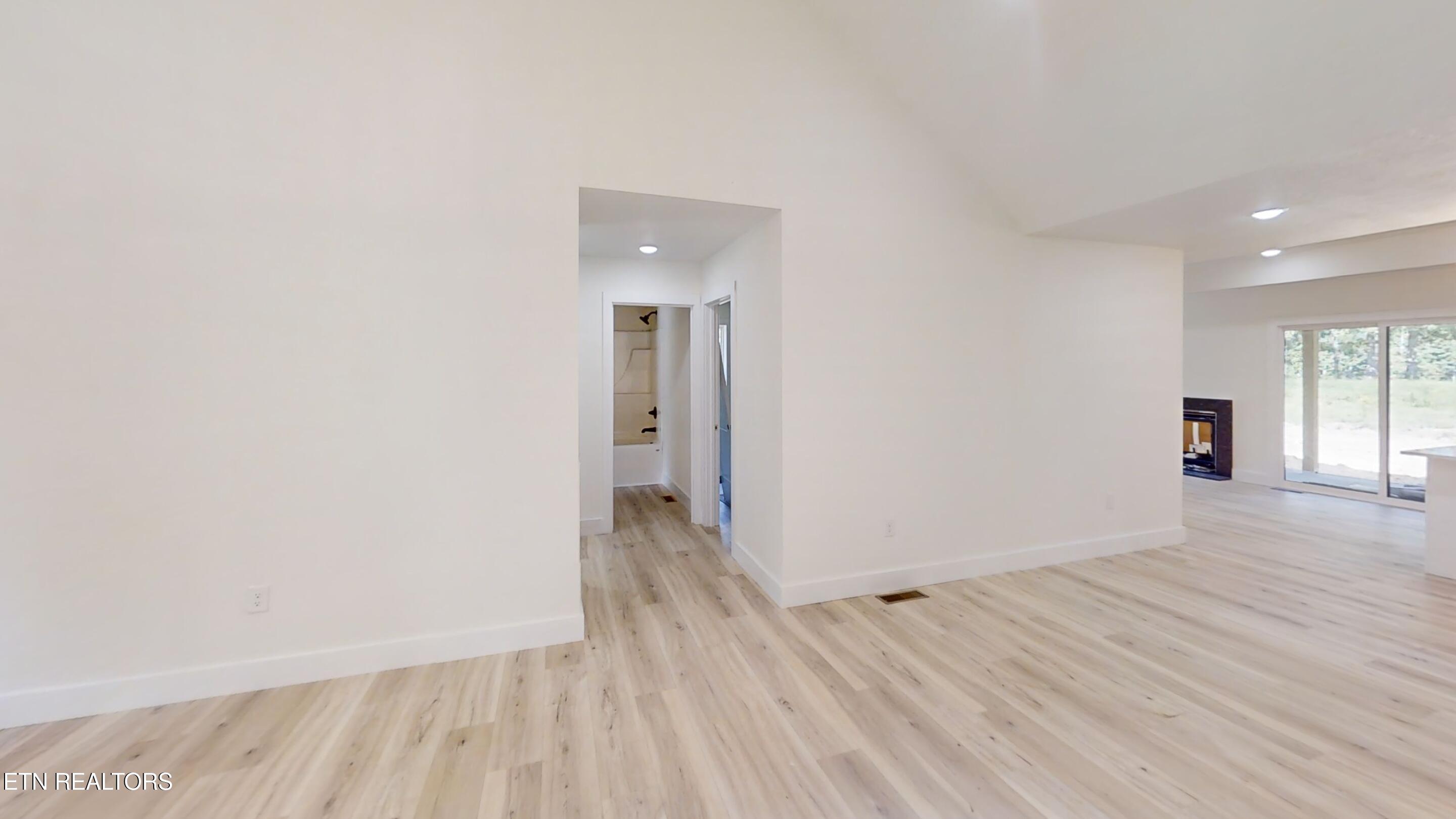 127 Bluff View Lp