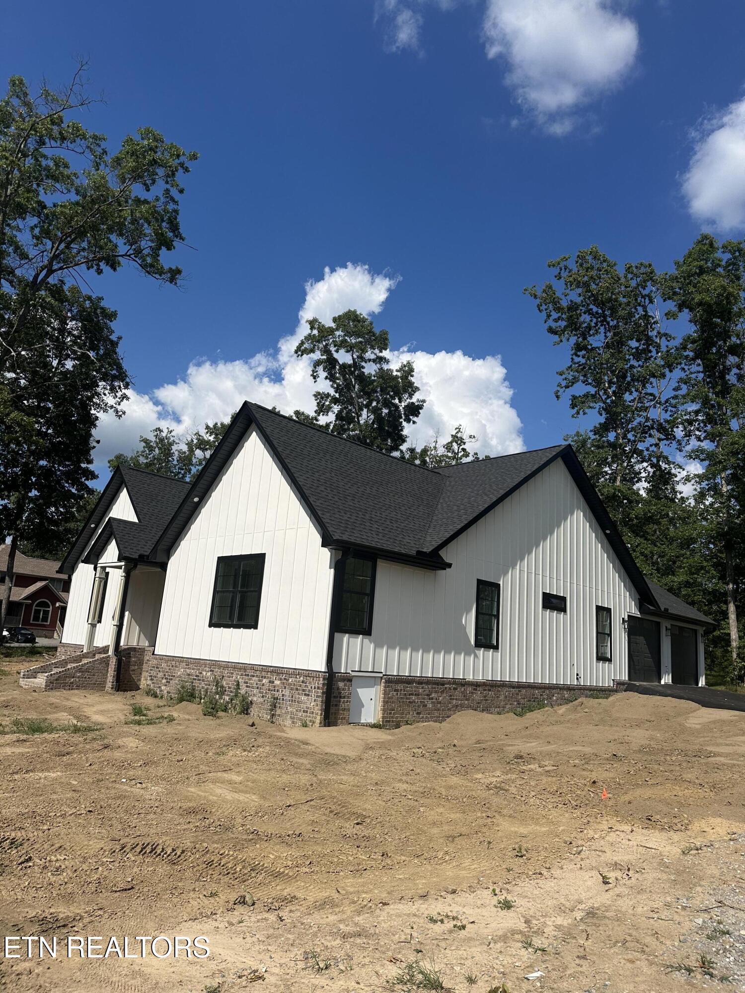 127 Bluff View Lp