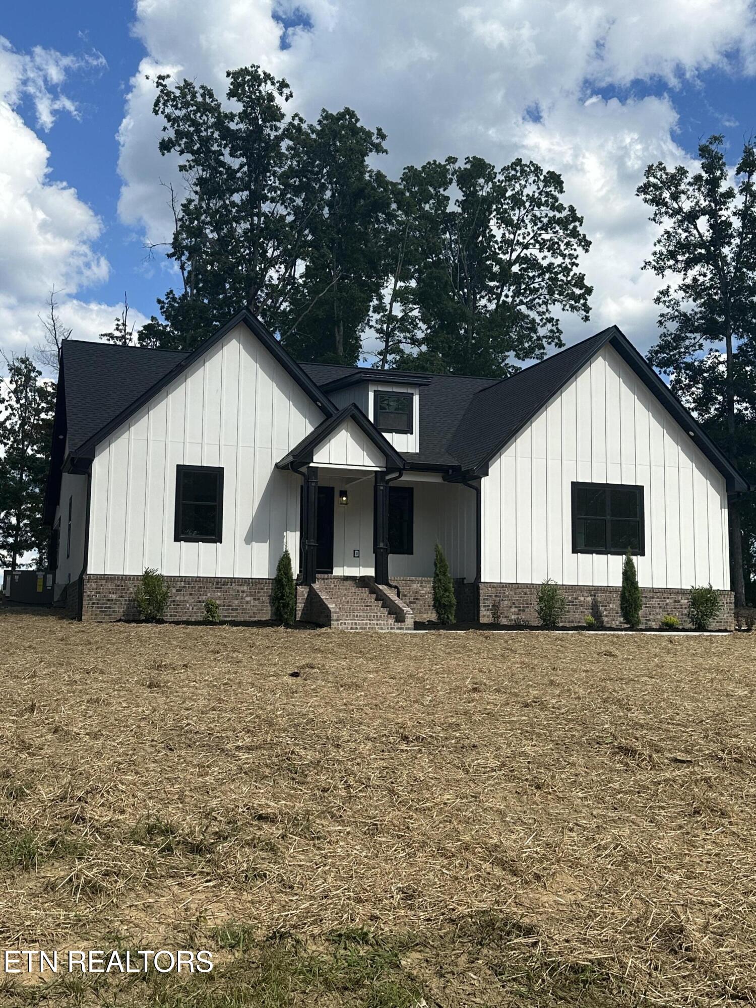 127 Bluff View Lp