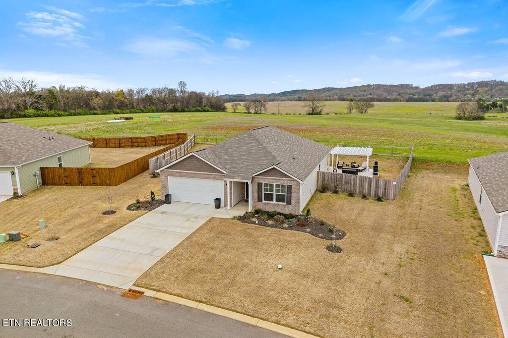 Photo of 176 Crescent Circle, Niota, TN 37826 (MLS # 1334088)