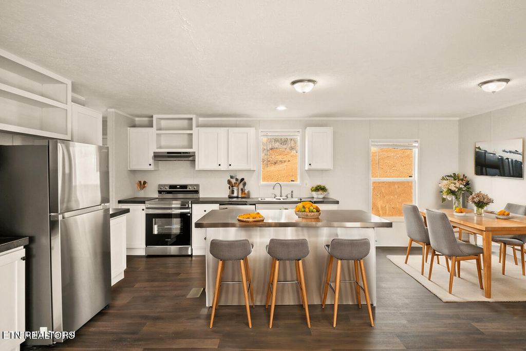 Photo of 413 Patton St, Sweetwater, TN 37874 (MLS # 1290549)