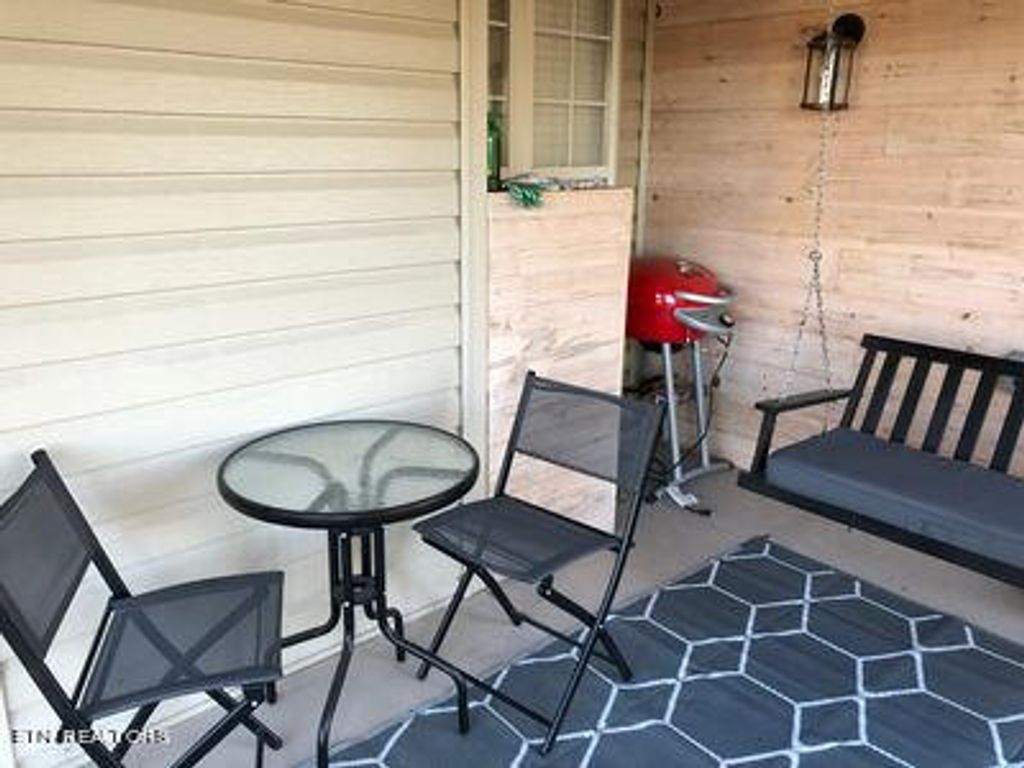 Photo of 2846 Rhett Butler Drive, Louisville, TN 37777 (MLS # 1253135)