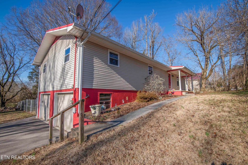 Photo of 6853 Fraker Road Rd, Knoxville, TN 37918 (MLS # 1326509)