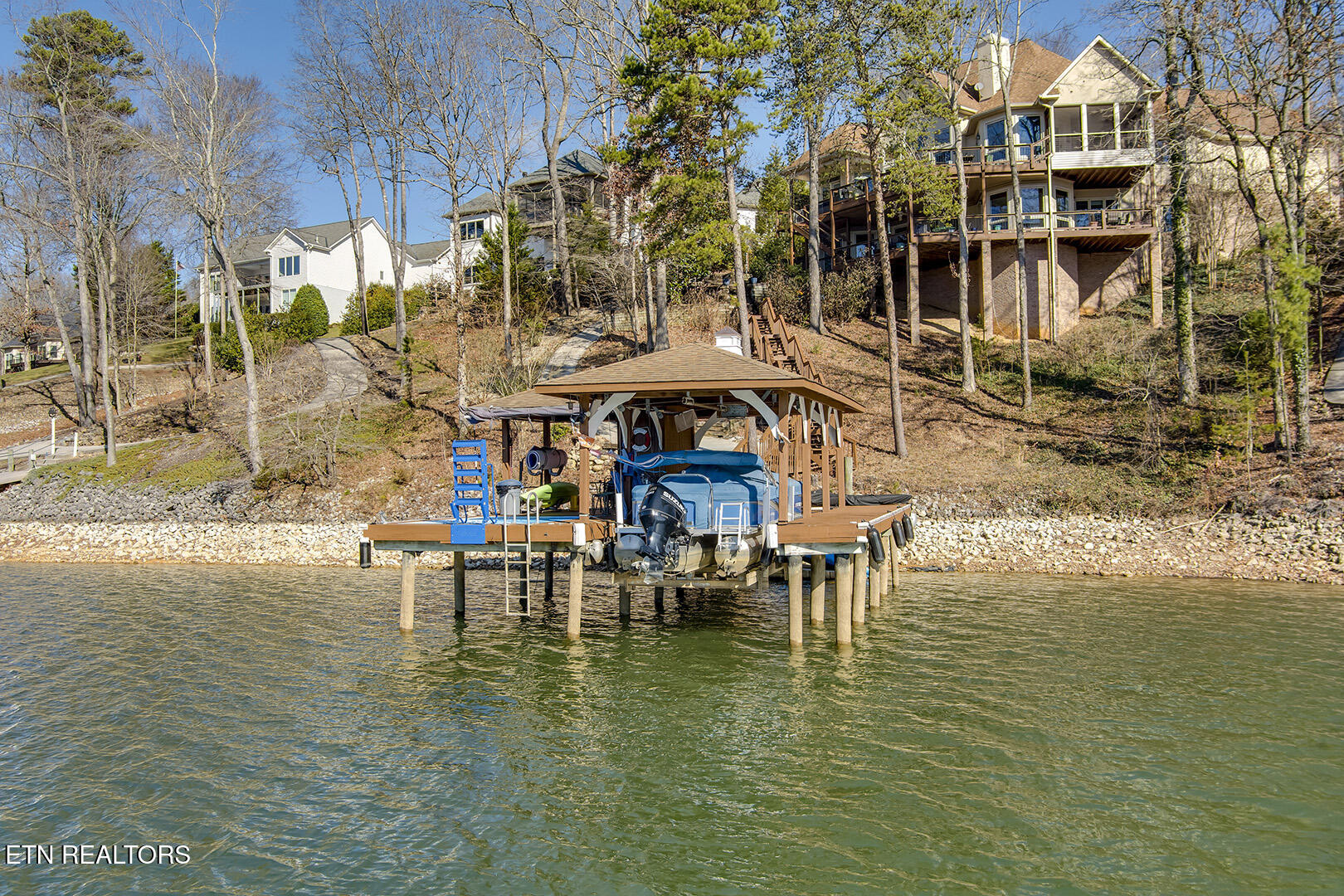 Loudon, Tennessee, 37774, United States, 4 Bedrooms Bedrooms, ,5 BathroomsBathrooms,Residential,Active,2015473