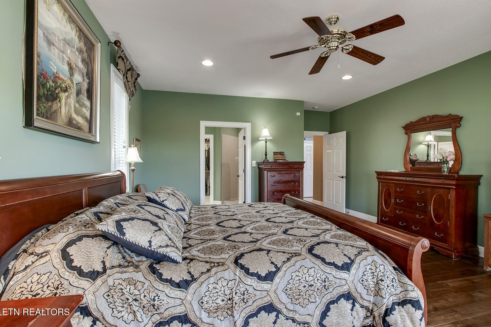 Loudon, Tennessee, 37774, United States, 4 Bedrooms Bedrooms, ,5 BathroomsBathrooms,Residential,Active,2015473