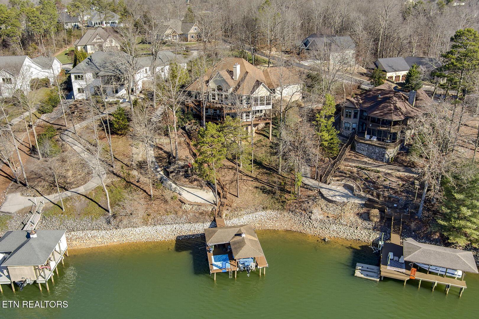 Loudon, Tennessee, 37774, United States, 4 Bedrooms Bedrooms, ,5 BathroomsBathrooms,Residential,Active,2015473