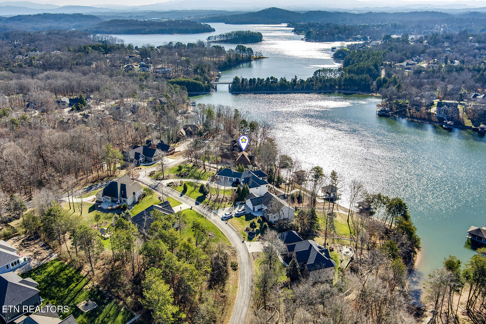 Loudon, Tennessee, 37774, United States, 4 Bedrooms Bedrooms, ,5 BathroomsBathrooms,Residential,Active,2015473