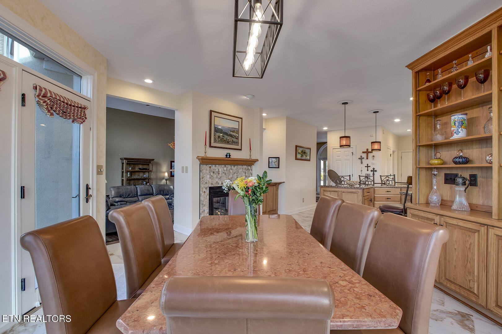 Loudon, Tennessee, 37774, United States, 4 Bedrooms Bedrooms, ,5 BathroomsBathrooms,Residential,Active,2015473