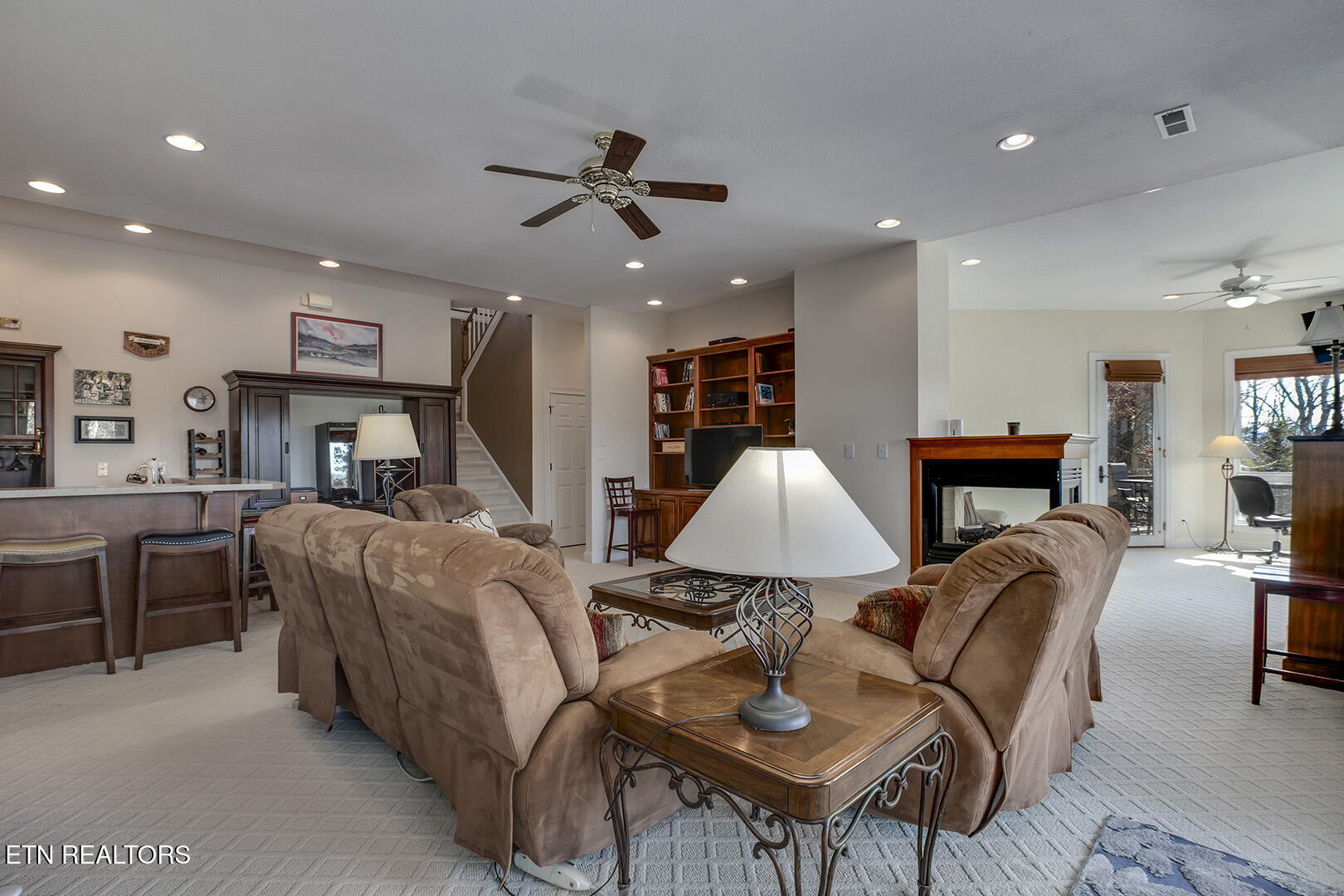 Loudon, Tennessee, 37774, United States, 4 Bedrooms Bedrooms, ,5 BathroomsBathrooms,Residential,Active,2015473
