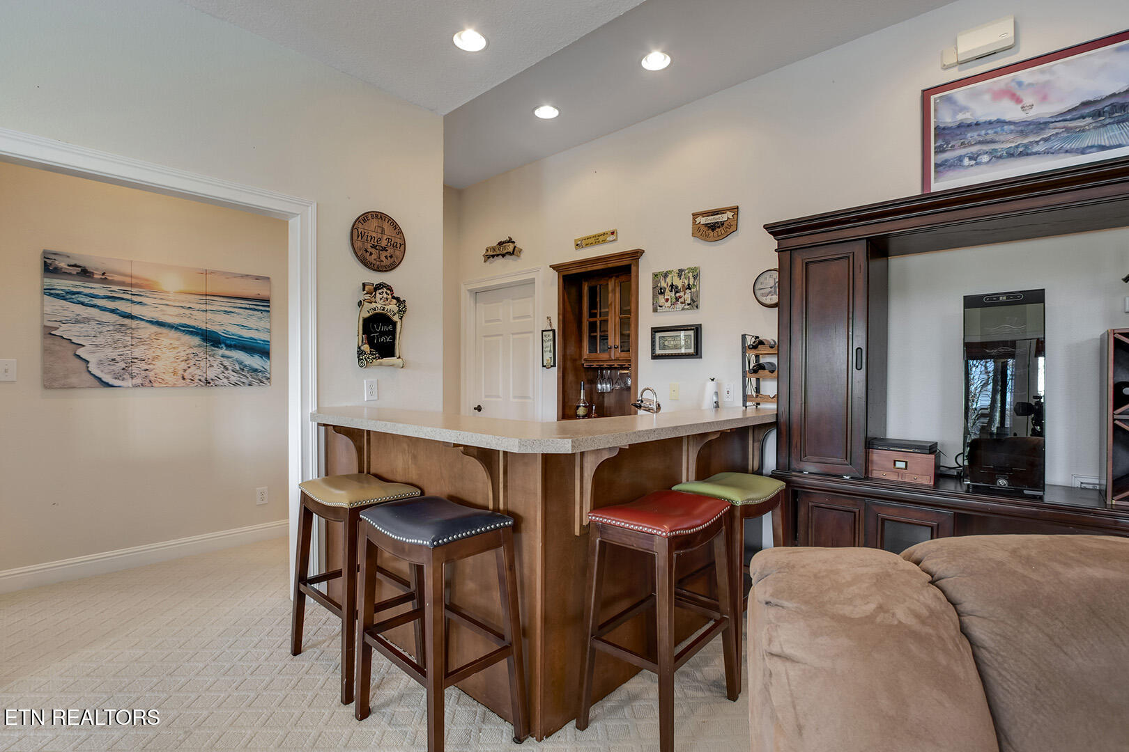 Loudon, Tennessee, 37774, United States, 4 Bedrooms Bedrooms, ,5 BathroomsBathrooms,Residential,Active,2015473