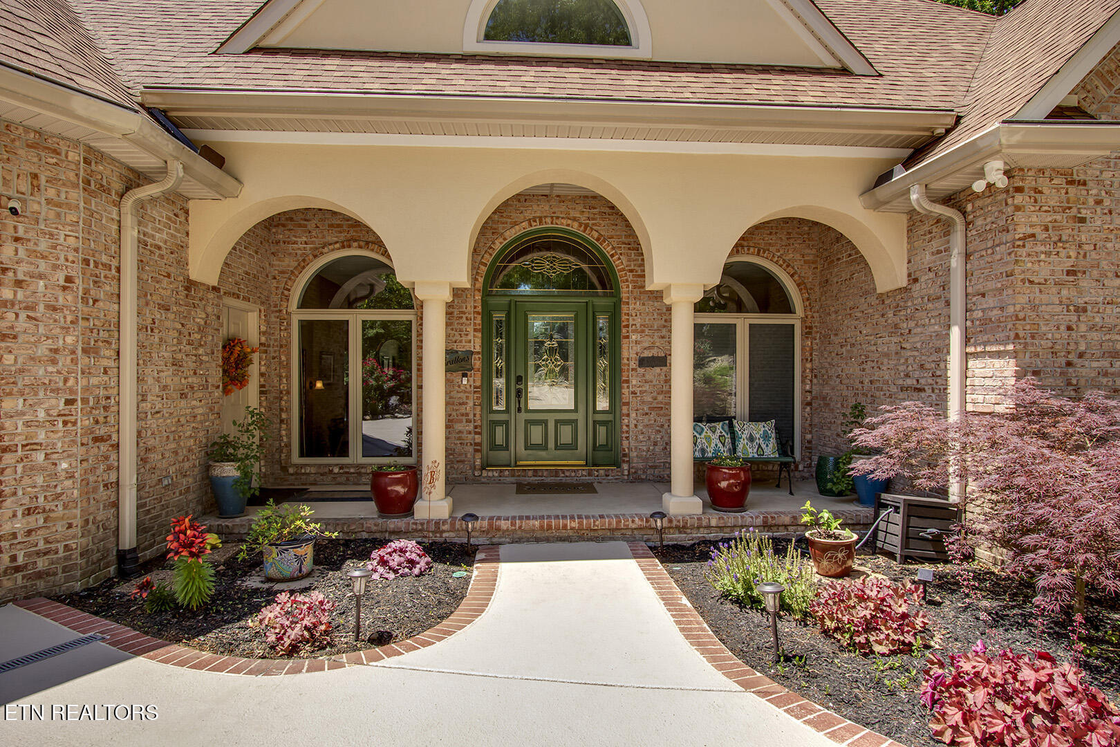 207 Amega Trace