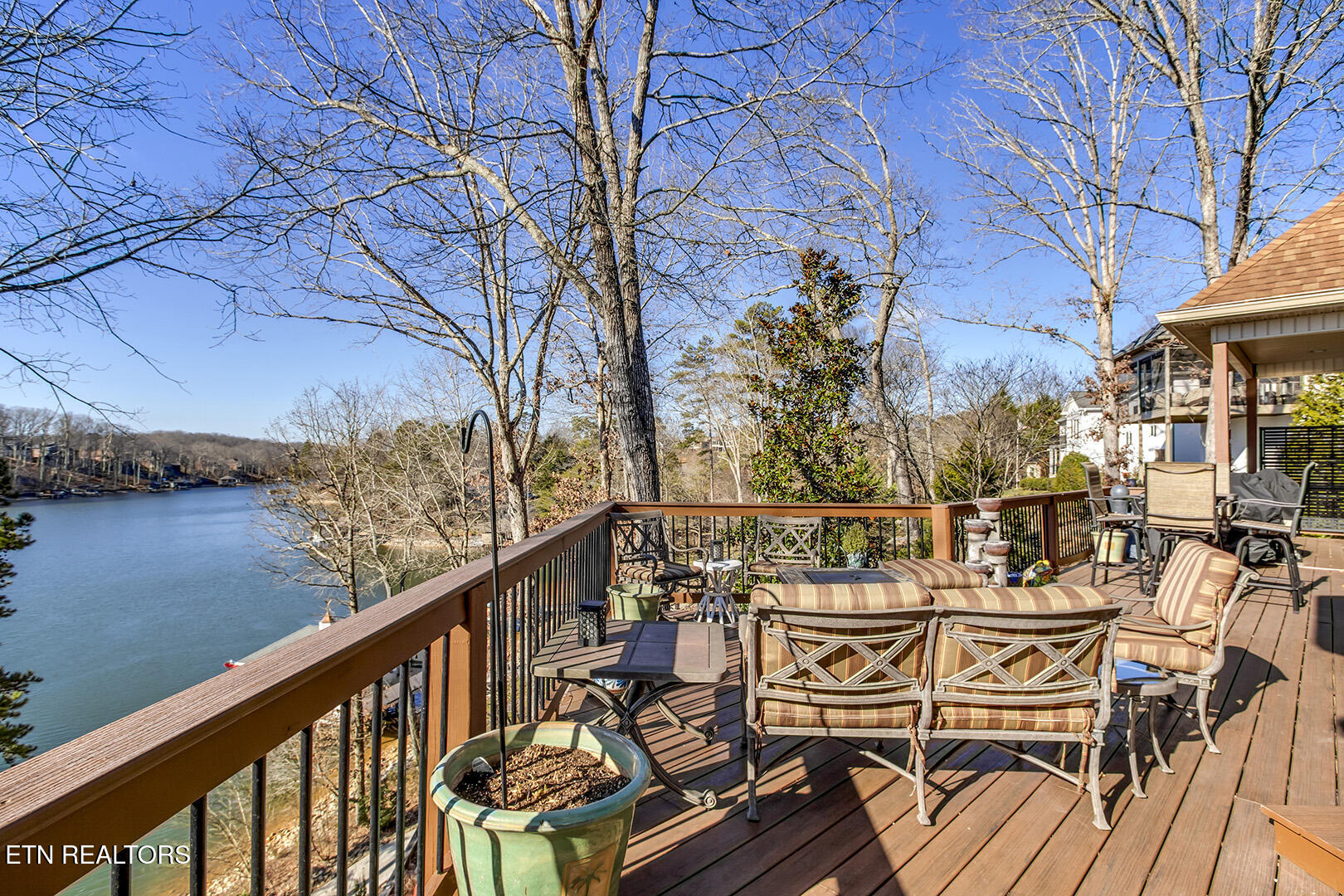 Loudon, Tennessee, 37774, United States, 4 Bedrooms Bedrooms, ,5 BathroomsBathrooms,Residential,Active,2015473