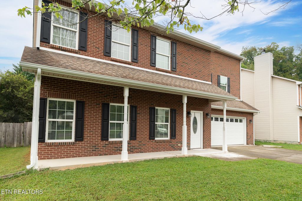 Photo of 819 Dowry Lane, Knoxville, TN 37919 (MLS # 1317859)