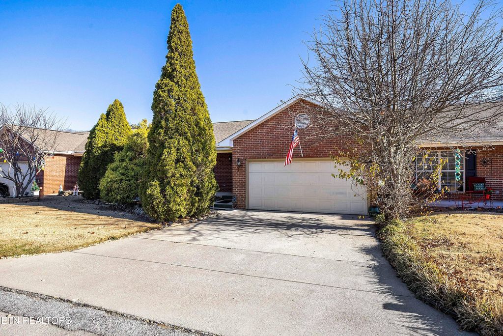 Photo of 912 Muirfield Drive, Maryville, TN 37801 (MLS # 1324409)