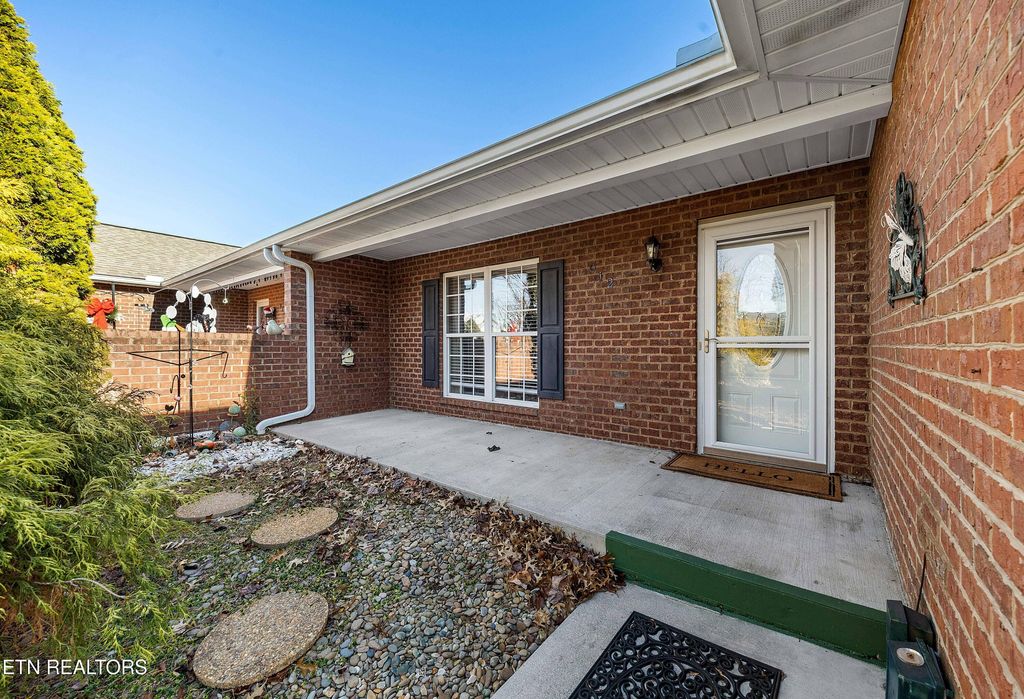 Photo of 912 Muirfield Drive, Maryville, TN 37801 (MLS # 1324409)