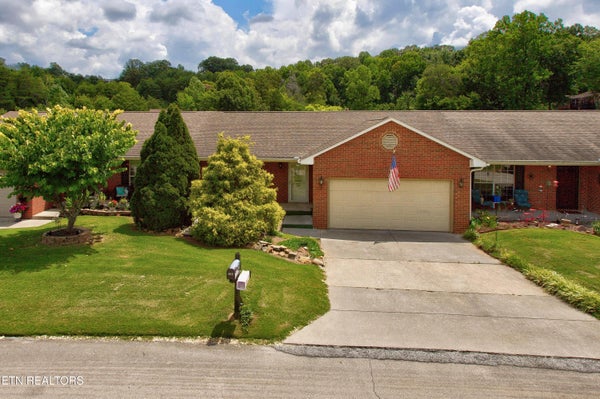 912 MUIRFIELD DR, MARYVILLE, TN 37801 - Image a309521c435ea15a2a6d4ad5c84ff56e/3853857964