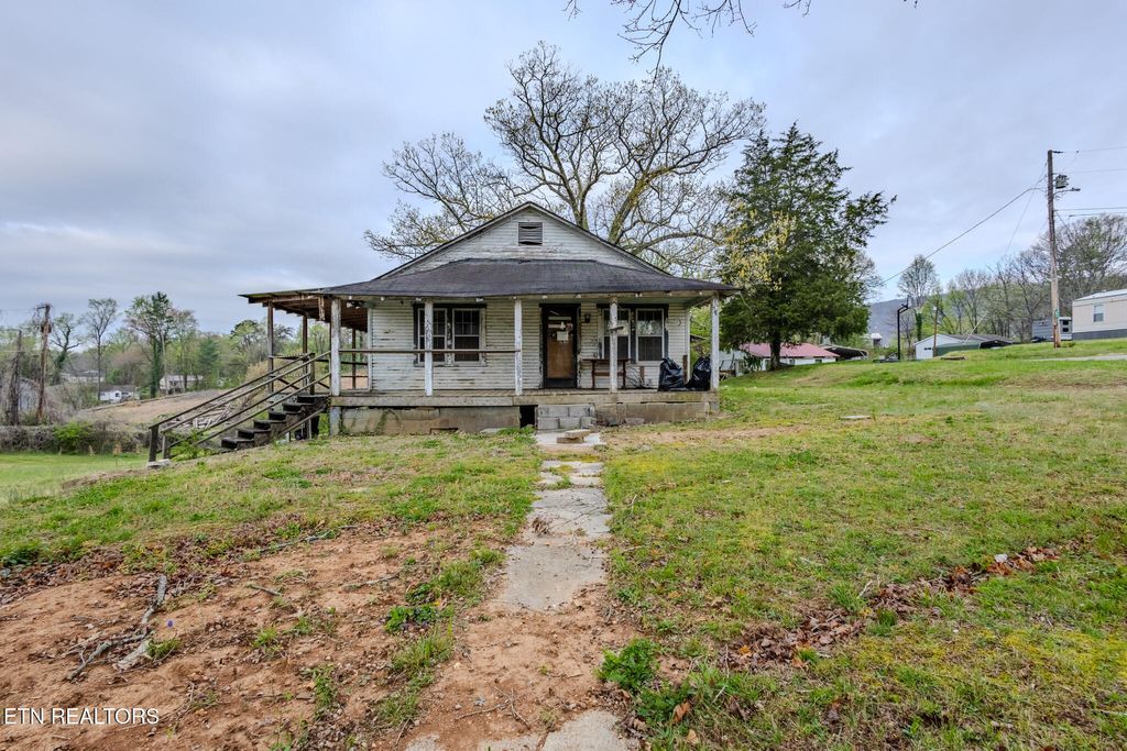 Photo of 248 Woody Ave, Harriman, TN 37748 (MLS # 1335490)