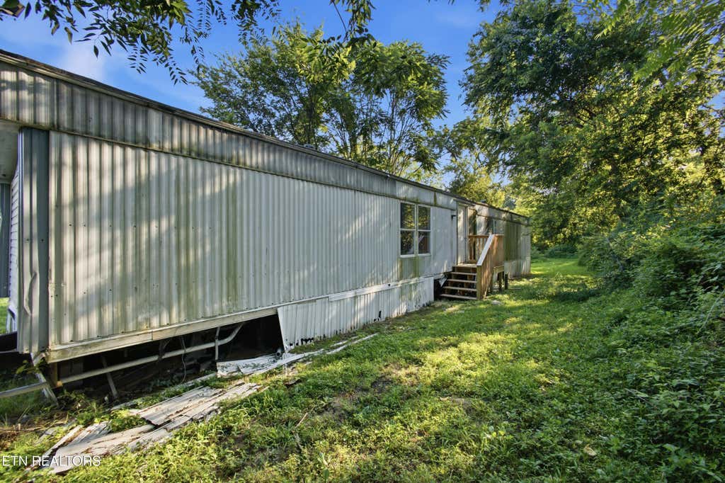 Photo of 607 W Wheeler St, Rockwood, TN 37854 (MLS # 1352814)