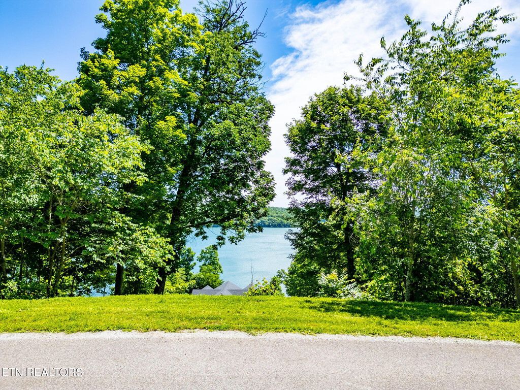Photo of Lot 234 Suncrest Cove, LaFollette, TN 37766 (MLS # 1302637)