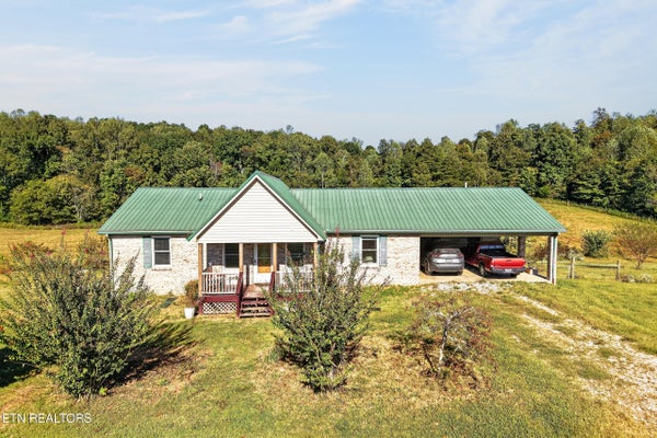 864 COLES CHAPEL RD, SPARTA, TN 38583 - Image a321841bee5b422cd5ba10b6d74f2c21/1416737555